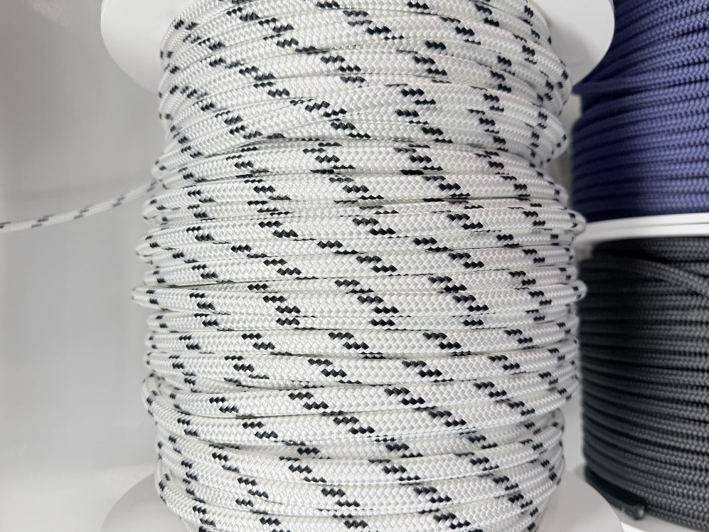 Double Braid Polyester Black Fleck [SZ:6mm]