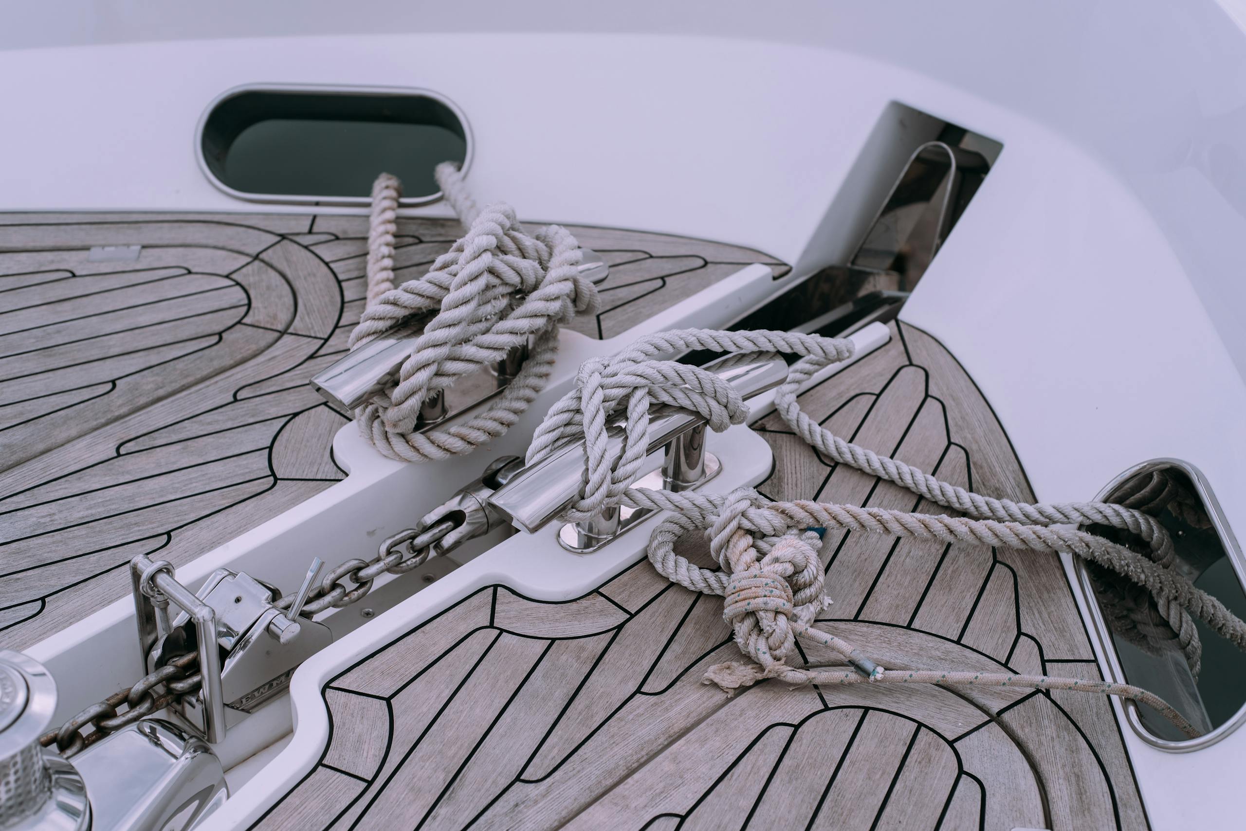 Ropes around Anchor Chain